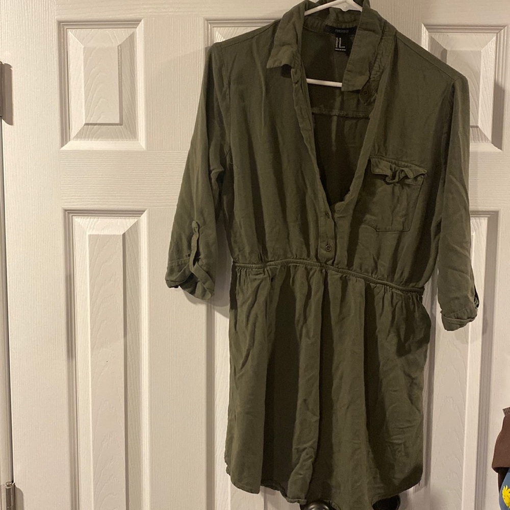 Forever21, size M and it’s dark green